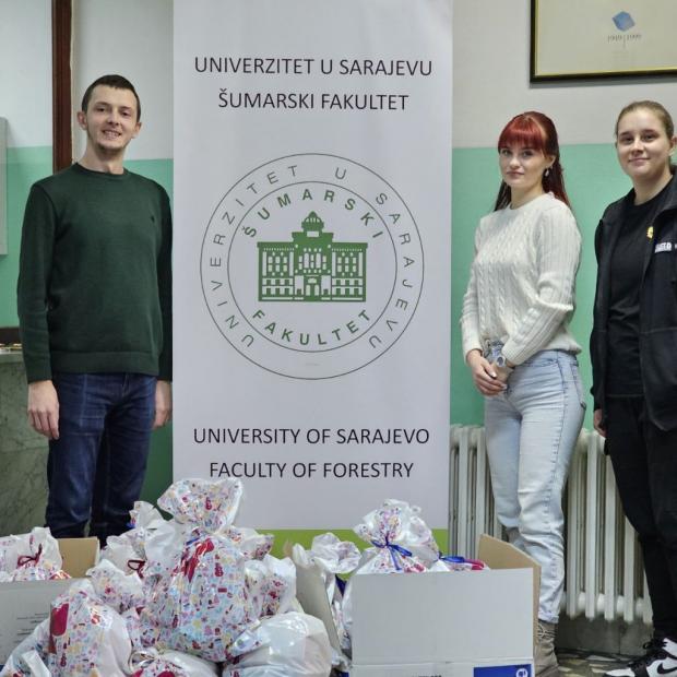 Studenti Šumarskog fakulteta UNSA - Paketići za djecu bez roditeljskog staranja