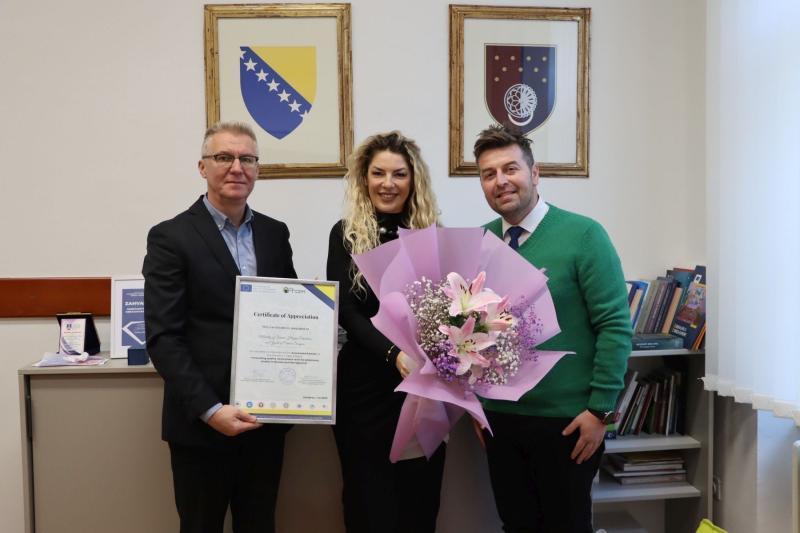 Erasmus+ projekat IQPharm: Ministarstvu za nauku, visoko obrazovanje i mlade KS i ministrici uručena zahvalnica