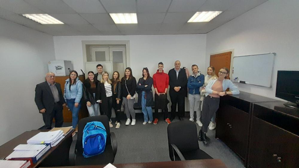 Studenti Fakulteta za kriminalistiku, kriminologiju i sigurnosne studije UNSA posjetili Odjeljenje za kriminalističku tehniku i forenziku Uprave policije MUP-a KS