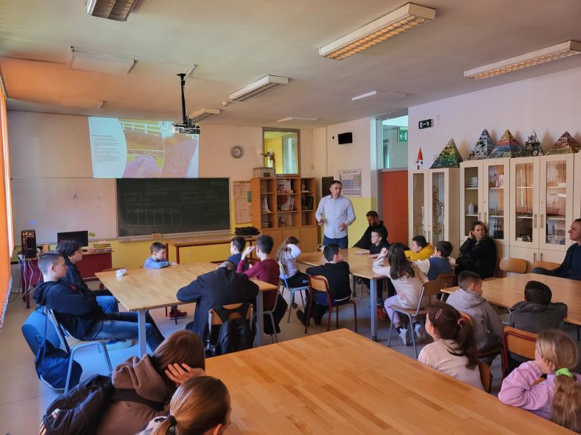 Poljoprivredno-prehrambeni fakultet UNSA | Edukacija učenika na projektu "Urbana poljoprivreda" - Veliki odmor u urbanom vrtu