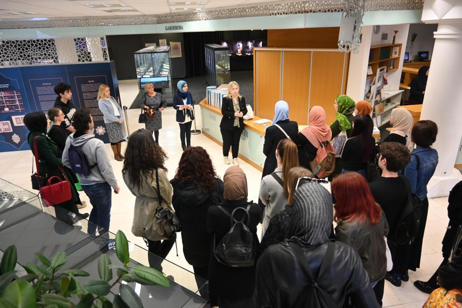 U prostorijama Gazi Husrev-begove biblioteke održane radionice za studentice i studente Katedre za informacijske nauke