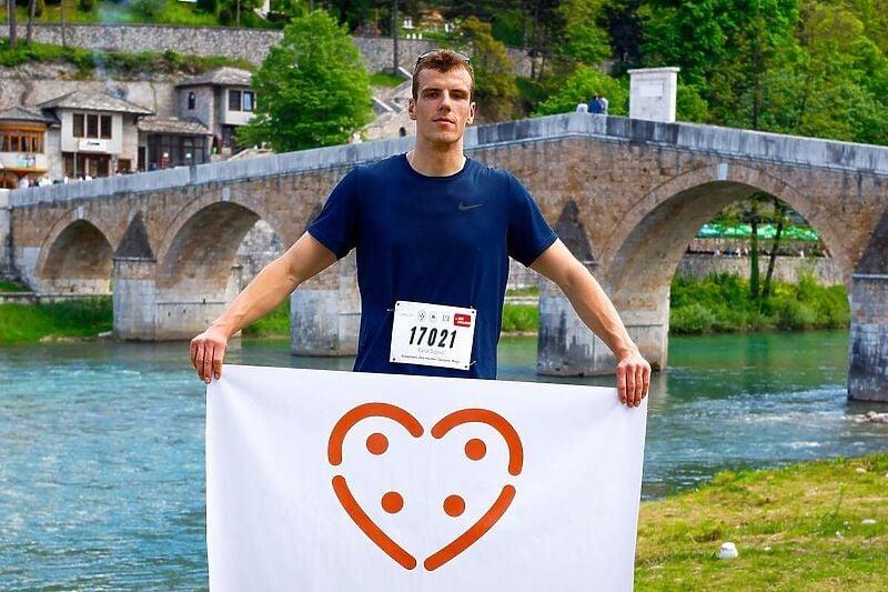 Faruk Suljović, student Poljoprivredno-prehrambenog fakulteta UNSA, istrčao ultramaraton od Sarajeva do Konjica u humanitarne svrhe