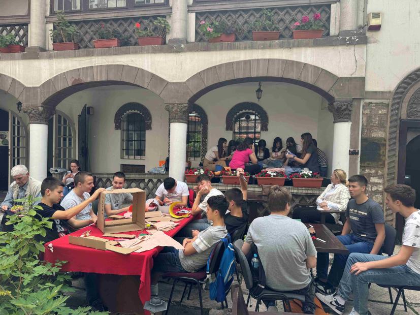 Studentice Nastavničkog odsjeka Akademije likovnih umjetnosti UNSA realizirale brojne vannastavne aktivnosti pod mentorstvom doc. mr. Nele Hasanbegović