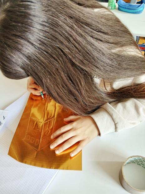 Studentice Nastavničkog odsjeka Akademije likovnih umjetnosti UNSA provele vannastavne aktivnosti, pod mentorstvom doc. mr Nele Hasanbegović, s učenicima i učenicama JU OŠ "Hamdija Kreševljaković" Sarajevo