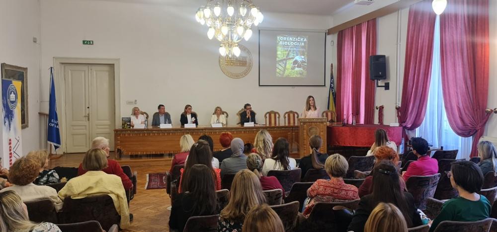 The book "Forensic Biology" Promoted