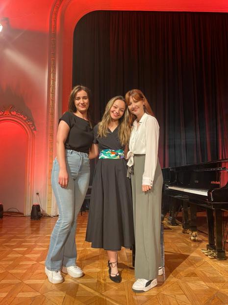 Na Osmom međunarodnom pijanističkom takmičenju "Banjalučki Bijenale 2024" predstavile su se studentice klavirskog smjera Muzičke akademije UNSA