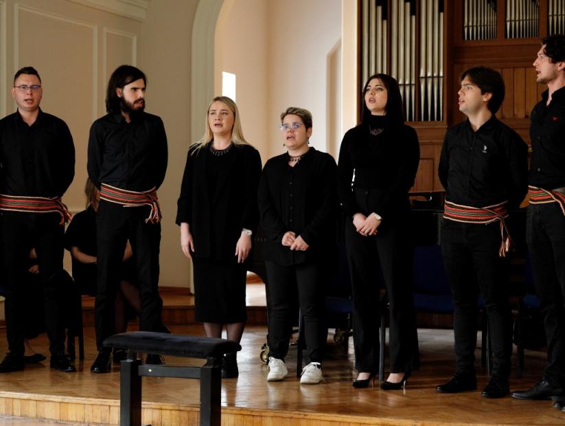 Ansambl Etnoakademik nastupio u okviru programa 4. Dana umjetnosti UNSA