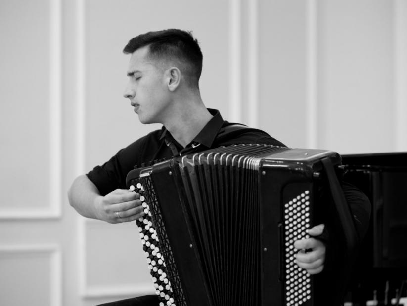 Student Muzičke akademije UNSA Damir Vreva osvojio I nagradu na takmičenju "Daruvar accordion Award"
