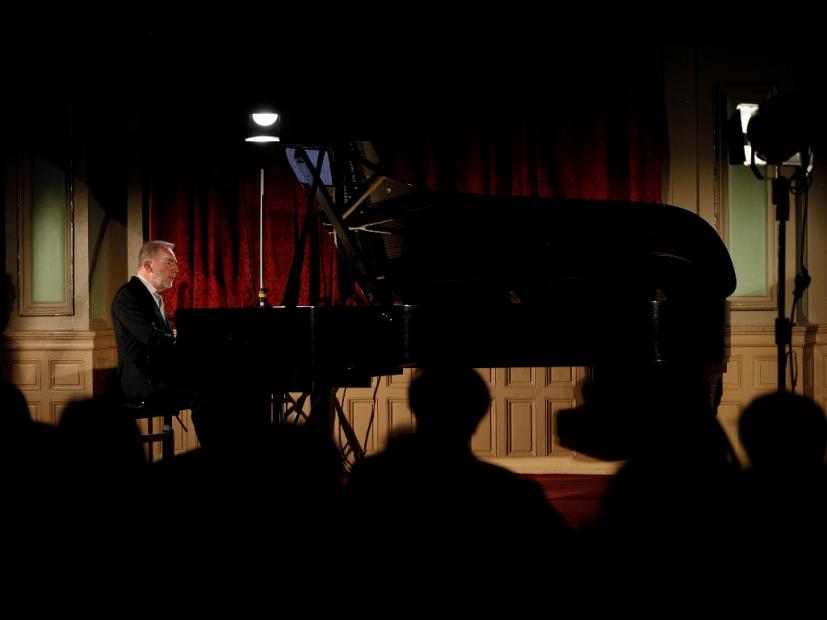 Koncertom "Homage to Mixtapes" pijanist Peđa Mužijević otvorio 17. izdanje festivala Majske muzičke svečanosti