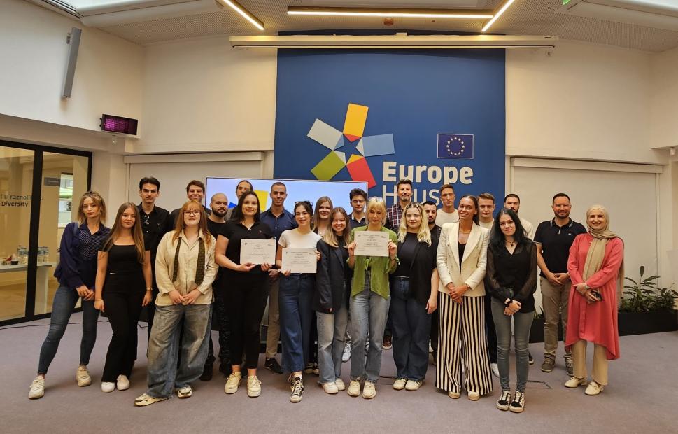 Održane finalne prezentacije marketing komunikacijskih planova | Uspješna saradnja studenata Ekonomskog fakulteta i Akadmeije likovnih umjetnosti UNSA