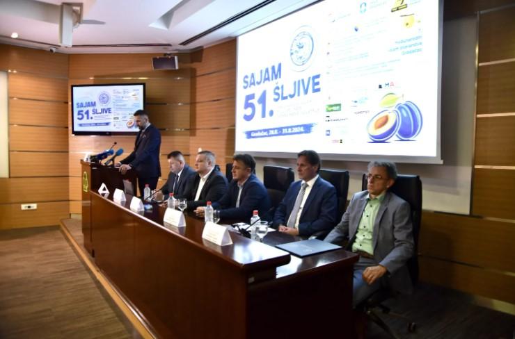 Poljoprivredno-prehrambeni fakultet UNSA | I ove godine stručna predavanja na Sajmu šljive u Gradačcu