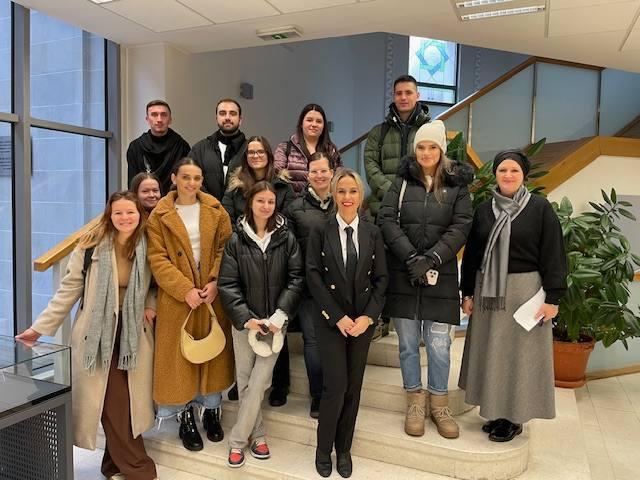 Studenti i studentice Odsjeka za žurnalistiku Fakulteta političkih nauka UNSA u Gazi Husrev-begovoj biblioteci: U susret historiji i umjetnosti