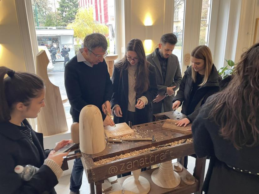 Gostujuće predavanje Orhana Nikšića i posjeta studenata treće godine Odsjeka produkt dizajn salonu branda "Zanat"