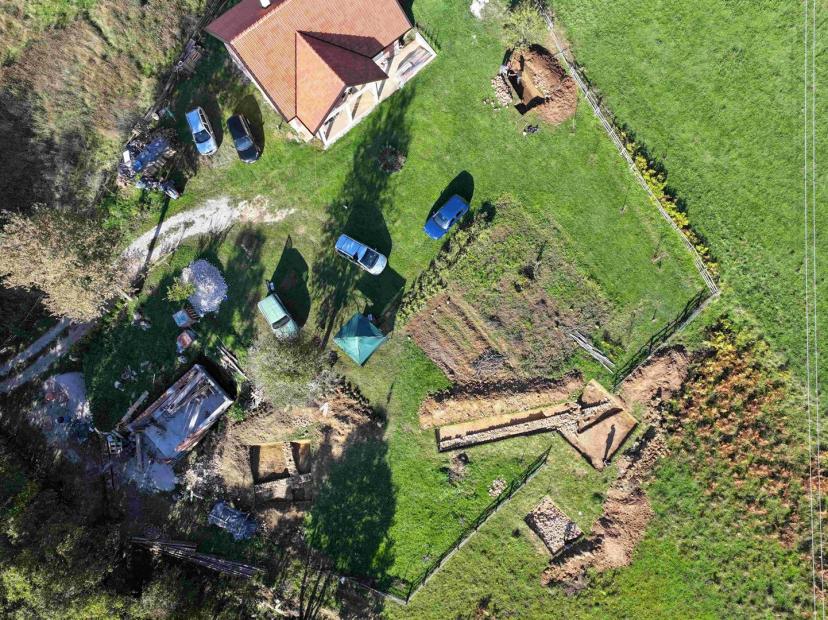 Kampanja arheoloških istraživanja u Đelilovcu kod Turbeta (TRAVNIK)