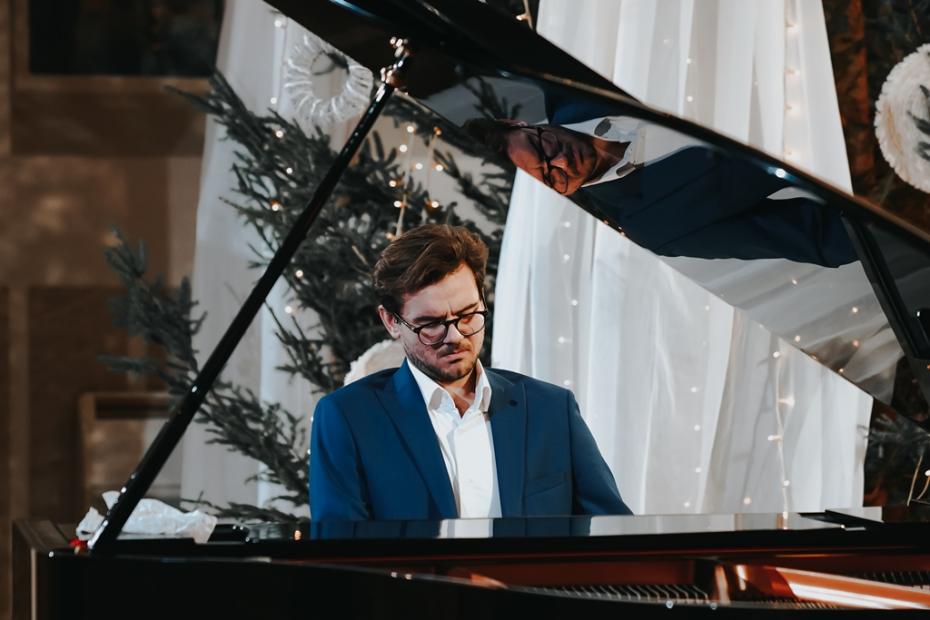 Recital Nadira Hošića u Galeriji Bosanskog kulturnog centra KS