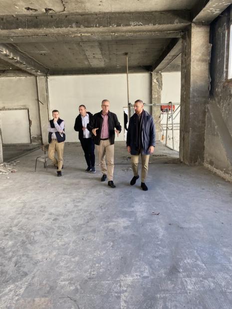 Ministar privrede Kantona Sarajevo obišao radove na adaptaciji prostora za studentski hub na Mašinskom fakultetu UNSA