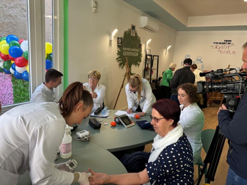 Studenti i asistenti Fakulteta zdravstvenih studija učestvovali na otvaranju Centra za promociju i unapređenje zdravlja „Generacija“