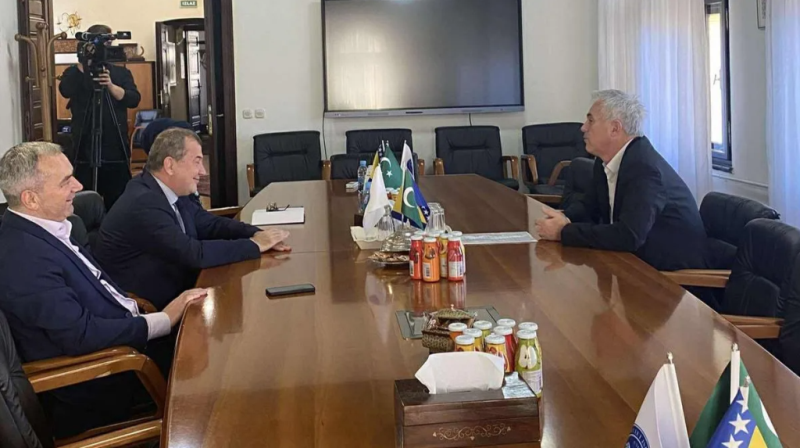 Znanje i dobro: Hayat TV i Fakultet islamskih nauka UNSA stipendiraju doktoranta od prodaje knjige “Stil života u islamu”