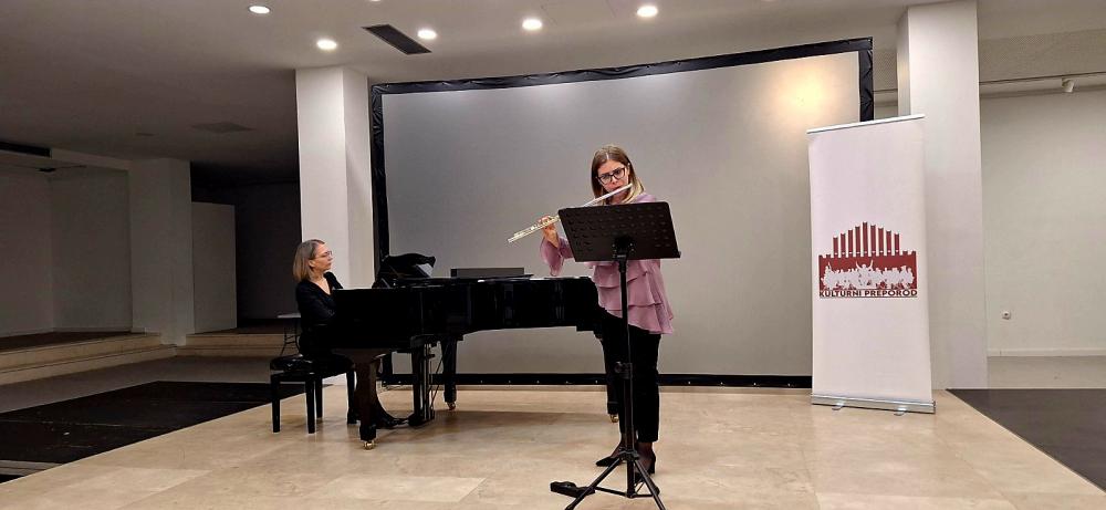 Viša ass. dr. Mirna Mlikota-Dizdarević i van. prof. mr. Dina Fejzić održale koncert za flautu i klavir u Mostaru