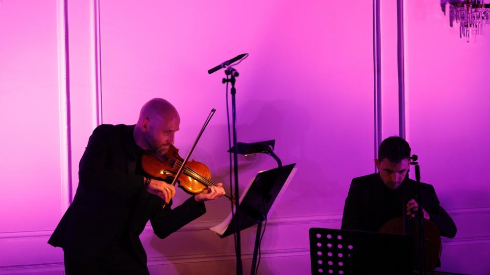 U okviru programa Koncertne sezone MAS nastupili violinista Marko Pop Ristov i violončelista Isak Haračić