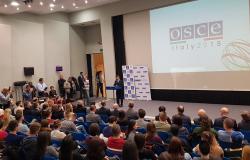 Studenti međunarodnih odnosa i diplomatije Fakulteta političkih nauka na svečanoj ceremoniji zatvaranja italijanskog predsjedavanja OSCE-om