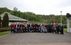 Studenti Fakulteta islamskih nauka u studijskoj posjeti Potočarima i Srebrenici