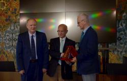 Uručena priznanja profesorima Univerziteta u Sarajevu Fikretu Karčiću i Enesu Kariću