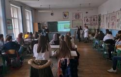 Promocija upisa na Univerzitet u Sarajevu i Farmaceutski fakultet održana u Srednjoj medicinskoj školi Sarajevo