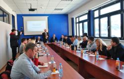 Na Fakultetu za upravu održana panel-diskusija o temi „Podrška izgradnji održivih kapaciteta za javno-privatno partnerstvo u BiH“