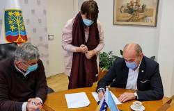 Načelnik Općine Centar i rektor Univerziteta u Sarajevu potpisali ugovor o osnivanju prava građenja spomen-obilježja „Lasta“