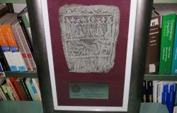 Jubilarna zahvalnica Fondacije Stećak uručena Biblioteci Filozofskog fakulteta Univerziteta u Sarajevu