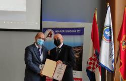 CSA Dubrovnik 2021.: Rektoru Škrijelju uručena Plaketa za doprinos multidisciplinarnosti nauke