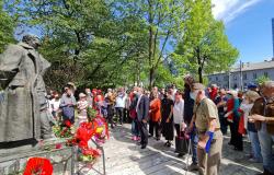 Delegacija Univerziteta u Sarajevu položila cvijeće na spomenik Josipa Broza Tita