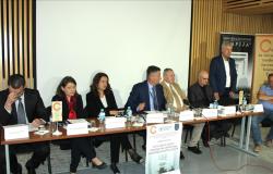 Održan okrugli sto na temu “Tuzlanska Kapija – ubijanje mladosti 1995. godine – nekažnjeni ratni zločin”