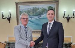 Član Predsjedništva BiH prof. dr. Denis Bećirović primio u radnu posjetu direktora Instituta za istraživanje zločina protiv čovječnosti i međunarodnog prava UNSA