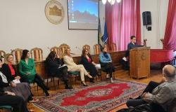 Dvije izložbe i panel: „Bosanskohercegovačke naučnice, umjetnice i sportašice“ u povodu 8. marta na Univerzitetu u Sarajevu