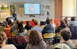 Dr. Hikmet Karčić održao predavanje “Roots of the Bosnian Genocide” na Strassler Centru za studije Holokausta i genocida na Univerzitetu Clark