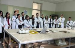 Učenici Srednje medicinske škole Sarajevo posjetili Poljoprivredno-prehrambeni fakultet UNSA