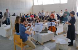 Održan javni čas studenata Odsjeka za gudačke instrumente i gitaru MAS u sklopu festivala "Dani umjetnosti UNSA"