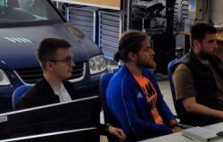 Studenti Odsjeka za motore i vozila Mašinskog fakulteta UNSA u posjeti trening centru firme Porsche BH