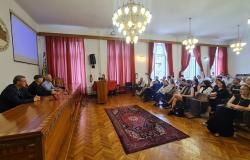 Održano predavanje „Učiti i svjedočiti: Genocid u Srebrenici u očima bosanskohercegovačkih i australskih studenata"