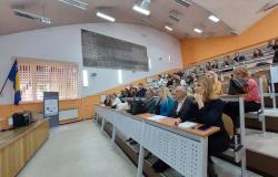 Prirodno-matematički fakultet UNSA organizirao desetu naučno-popularnu manifestaciju obilježavanja DANA PRIRODNIH NAUKA/ZNANOSTI u FBiH