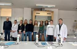 Radionica “Svijet pod mikroskopom” održana na Odsjeku za biologiju Prirodno-matematičkog fakulteta UNSA