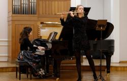 Flautistica Iva Ugrčić i pijanistica Satoko Hayami nastupile na Muzičkoj akademiji UNSA | Svečani decembarski dani UNSA