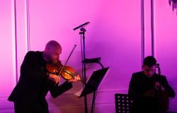 U okviru programa Koncertne sezone MAS nastupili violinista Marko Pop Ristov i violončelista Isak Haračić