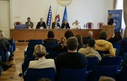 U Rektoratu UNSA održana panel diskusija o historiji Bosne i Hercegovine i naučnom pristupu prošlosti