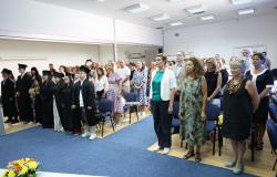 Prva generacija studenata i studentica "Interdisciplinarnog stručnog studija za pružanje administrativnih i gerontoloških usluga" svečano obilježila završetak studija