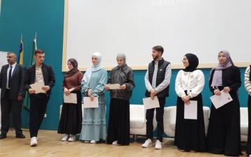 Svečana dodjela certifikata osmoj generaciji brucoša Fakulteta islamskih nauka UNSA u Kulturnom centru Kralj Fahd