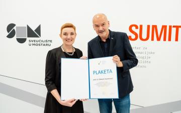 Plaketa Rektorskog zbora/Rektorske konferencije BiH uručena prof. dr. Dženani Husremović, prorektorici Univerziteta u Sarajevu