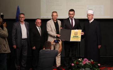 Plaketa „Hasan Kaimija“ za najbolje djelo iz oblasti humanističkih i društvenih nauka dodijeljena knjizi „Zvornik 1992–1995: Genocid na kapiji Bosne“